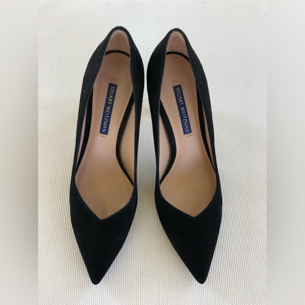 Stuart Weitzman Black Suede Pumps in excellent condition - size 6